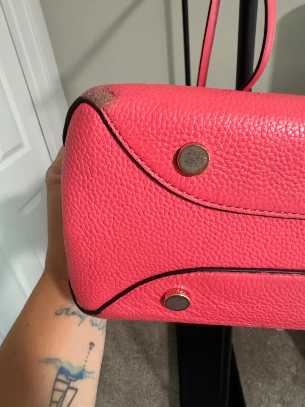 Kate Spade tote GUC holds 13